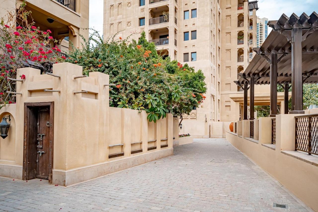 Higuests - Spacious Apt With Private Balcony In Old Town Dubai Bagian luar foto