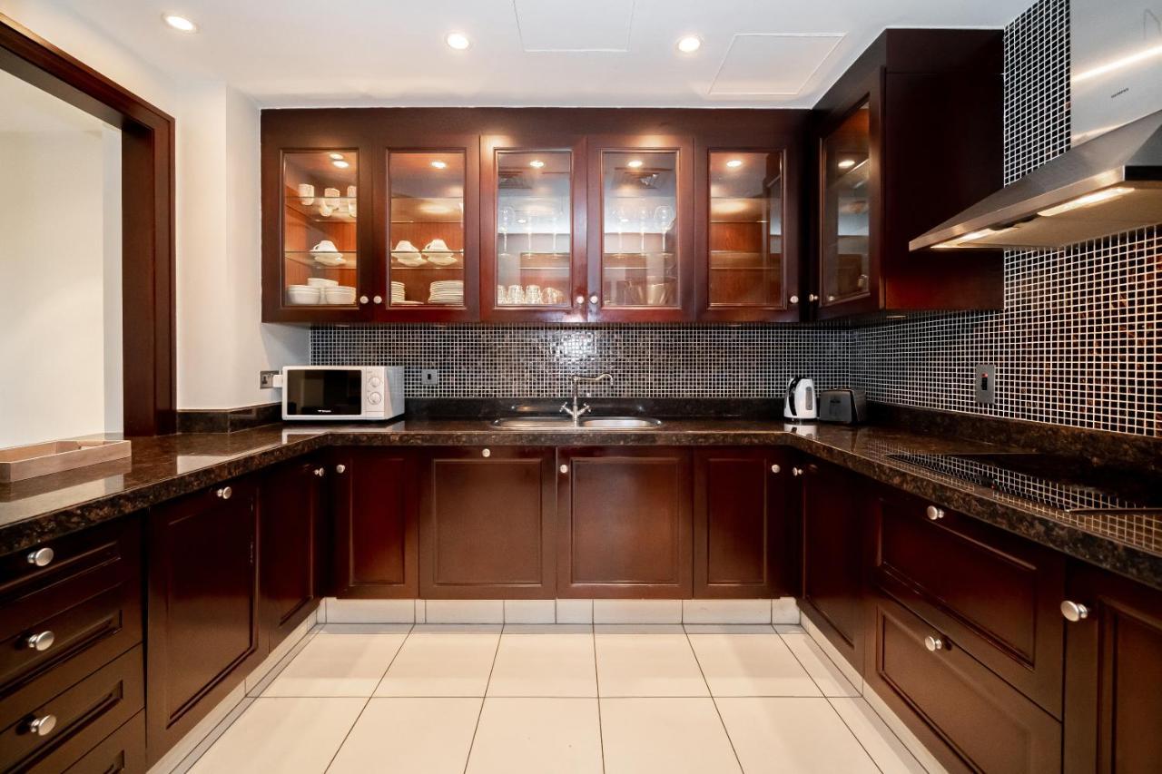 Higuests - Spacious Apt With Private Balcony In Old Town Dubai Bagian luar foto