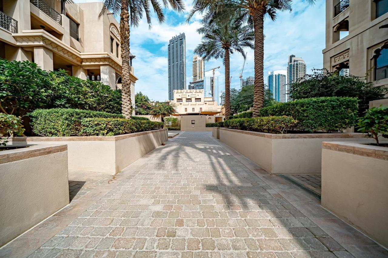 Higuests - Spacious Apt With Private Balcony In Old Town Dubai Bagian luar foto